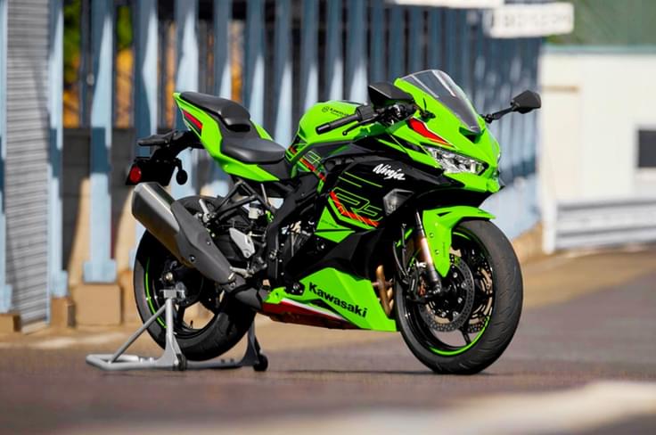 Kawasaki Ninja ZX4RR is the most expensive 400cc bike in India Kawasaki Ninja ZX4RR front right static image on track